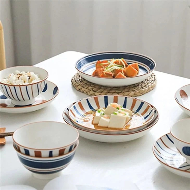 2_Odor-Free-Customizable-Ceramic-Floral-Pattern-Tableware-for-Restaurant-Catering-Service-from-webp