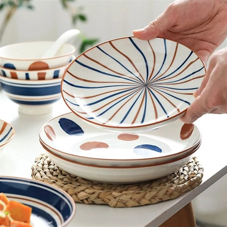 5_Odor-Free-Customizable-Ceramic-Floral-Pattern-Tableware-for-Restaurant-Catering-Service-from-webp