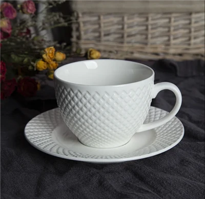European Style White Embossed Diamond Porcelain Dinner Set European Style White Embossed Diamond Porcelain Dinner Set